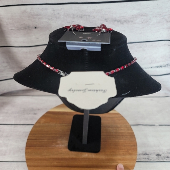 Source Unknown Elegant Red Crystal Necklace and Earring Set - Picture 4 of 8